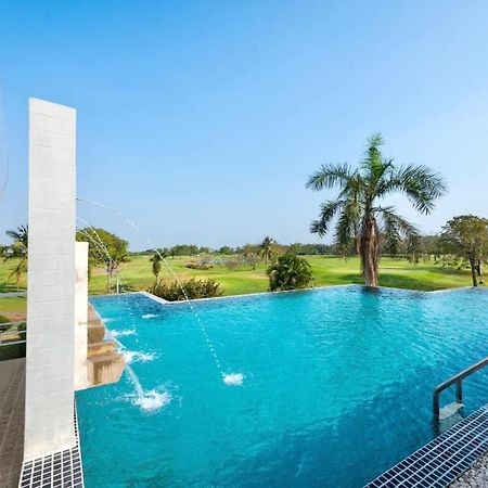 Uniland Golf & Resort Nakhon Pathom Exterior photo