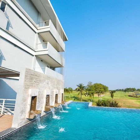 Uniland Golf & Resort Nakhon Pathom Exterior photo