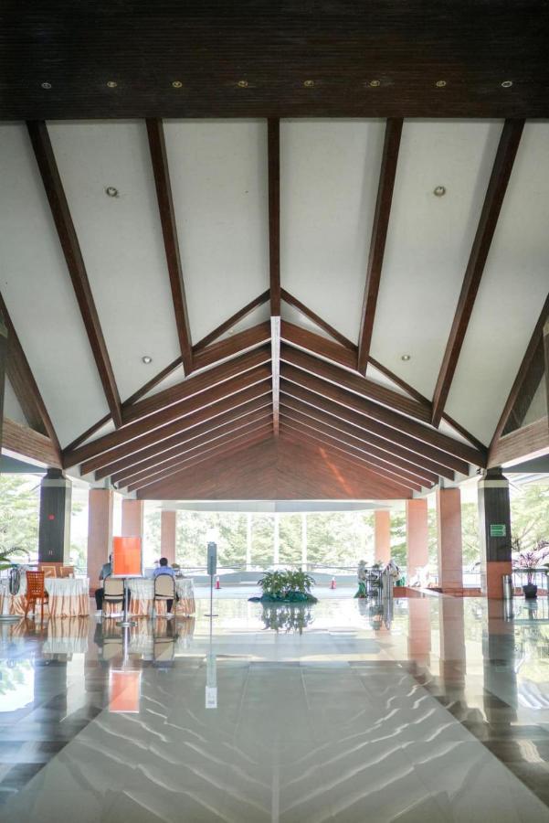 Uniland Golf & Resort Nakhon Pathom Exterior photo