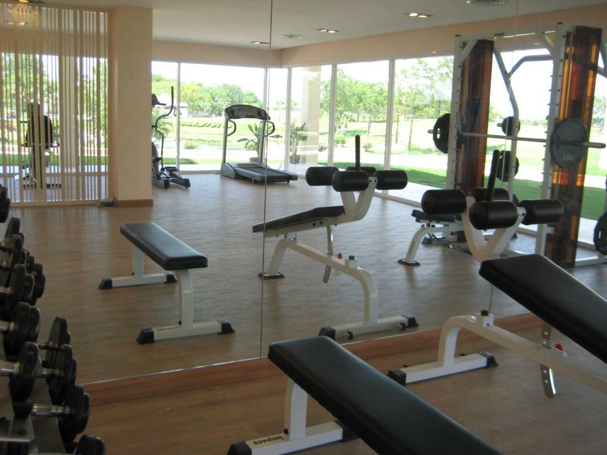 Uniland Golf & Resort Nakhon Pathom Exterior photo